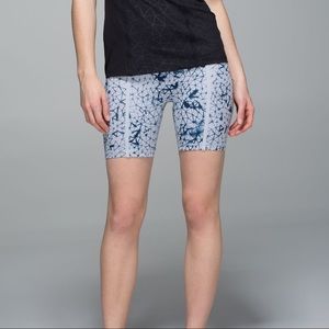 NWT Lululemon Pedal Pace Shorts Size 6